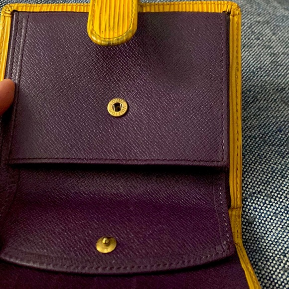 LV Epi Marco Snap Wallet, It is in good Condition!! Please look at Pictures!! - Picture 5 of 12